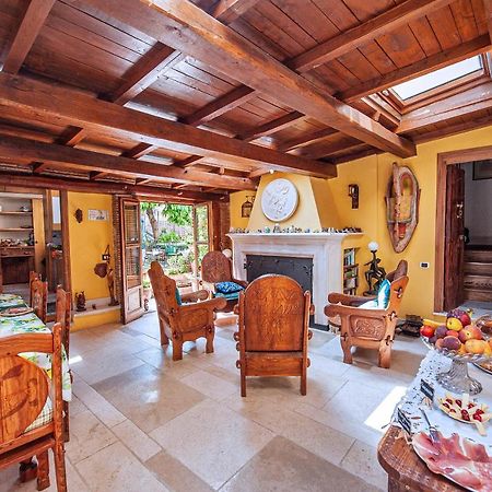 B&B Bone Novelle Dimora Storica Palazzo Zuzi LʼAquila Buitenkant foto