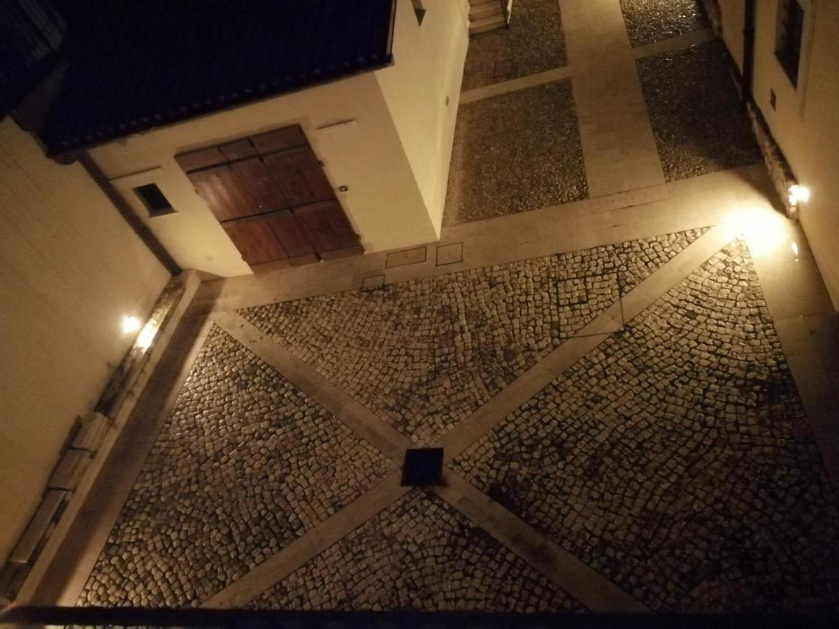 B&B Bone Novelle Dimora Storica Palazzo Zuzi LʼAquila Buitenkant foto