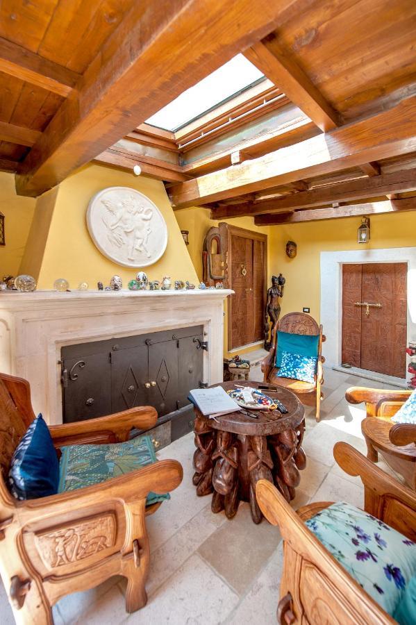 B&B Bone Novelle Dimora Storica Palazzo Zuzi LʼAquila Buitenkant foto