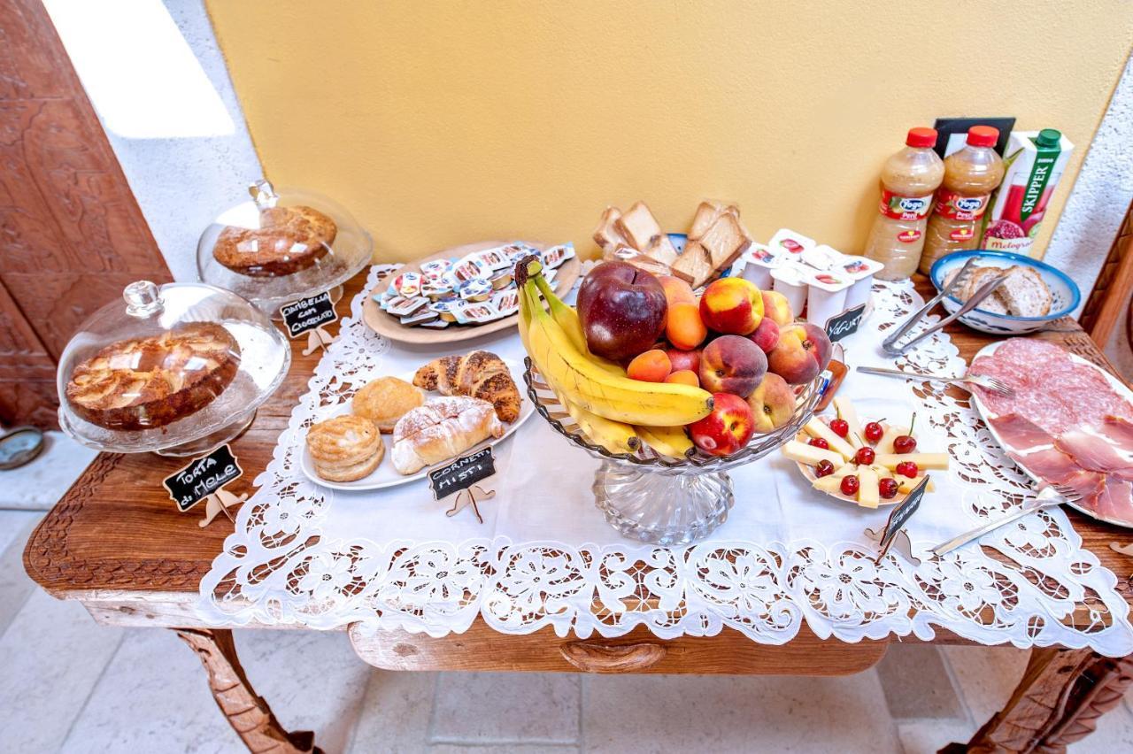 B&B Bone Novelle Dimora Storica Palazzo Zuzi LʼAquila Buitenkant foto