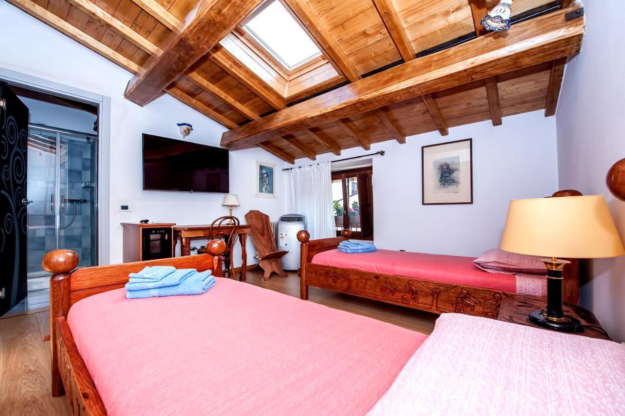 B&B Bone Novelle Dimora Storica Palazzo Zuzi LʼAquila Buitenkant foto