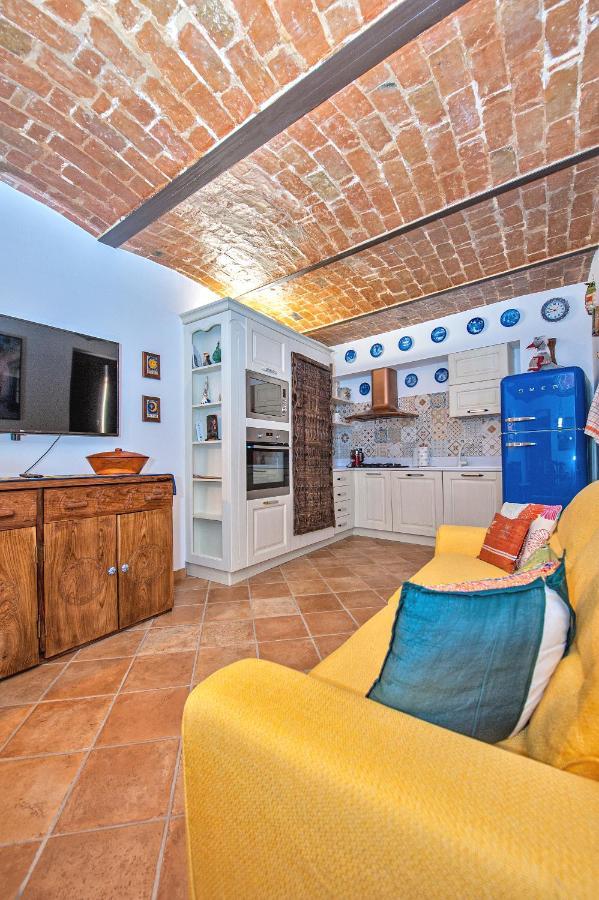 B&B Bone Novelle Dimora Storica Palazzo Zuzi LʼAquila Buitenkant foto