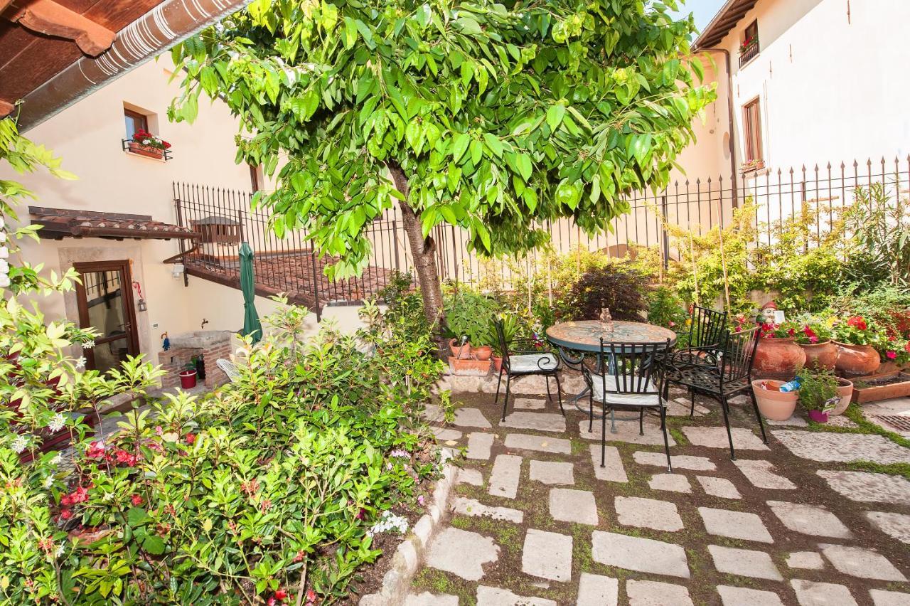 B&B Bone Novelle Dimora Storica Palazzo Zuzi LʼAquila Buitenkant foto