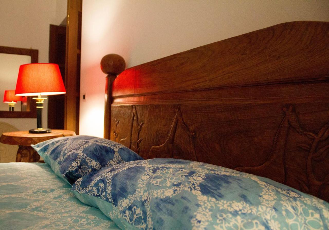B&B Bone Novelle Dimora Storica Palazzo Zuzi LʼAquila Buitenkant foto