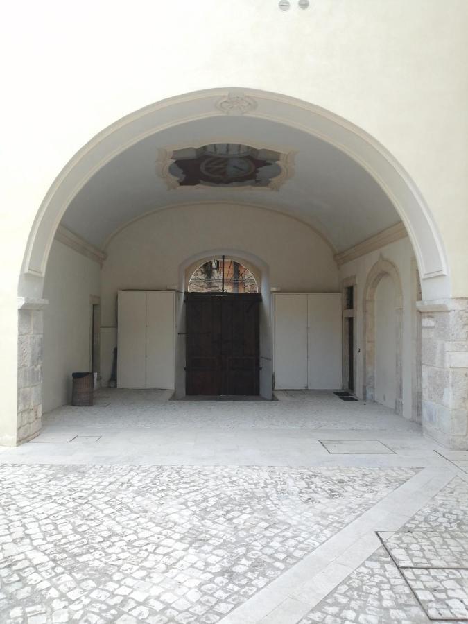 B&B Bone Novelle Dimora Storica Palazzo Zuzi LʼAquila Buitenkant foto